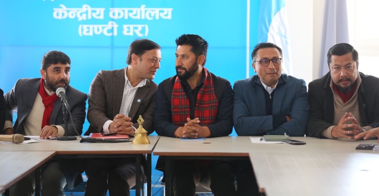 गणतन्त्रकै पक्षमा रास्वपा, संघीयता स्वीकार्ने